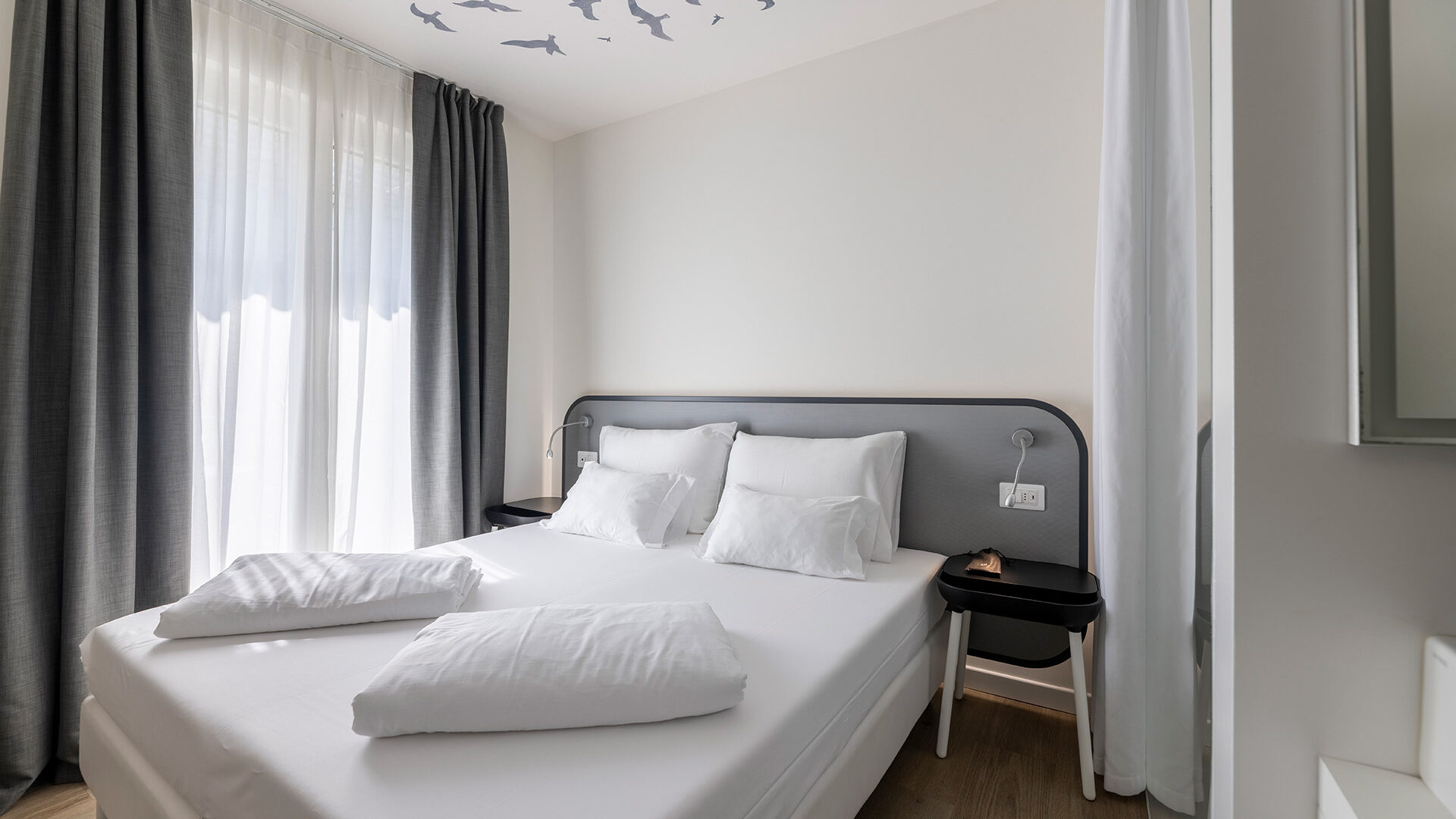 hihotels-torbole-camera-doppia-standard-n-2 hihotels-torbole-camera-doppia-standard-n-2