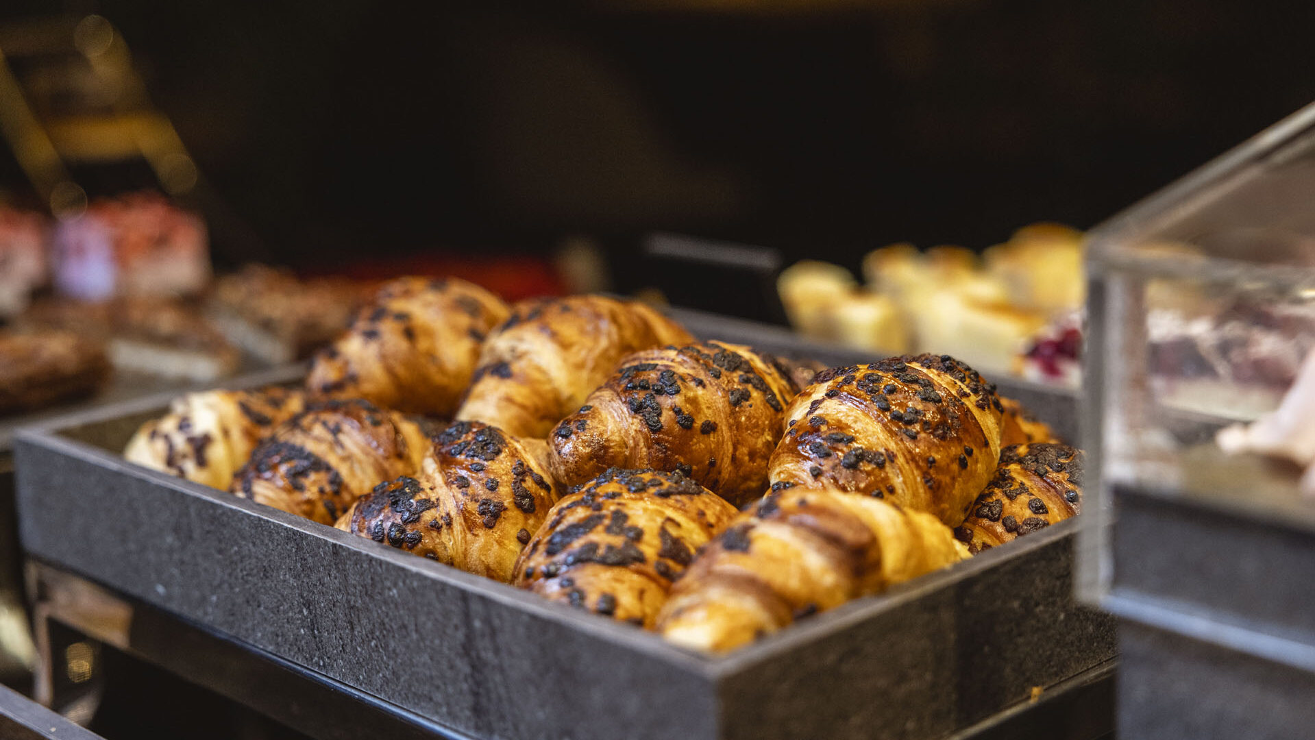 hihotelsriva-lago-garda-colazione-buffet-gallery-5